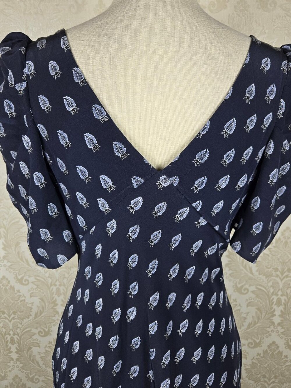 Banana Republic Size 8 Navy White Pattern Maxi Dress 100% Silk Puff Short Sleeve - Picture 9 of 15